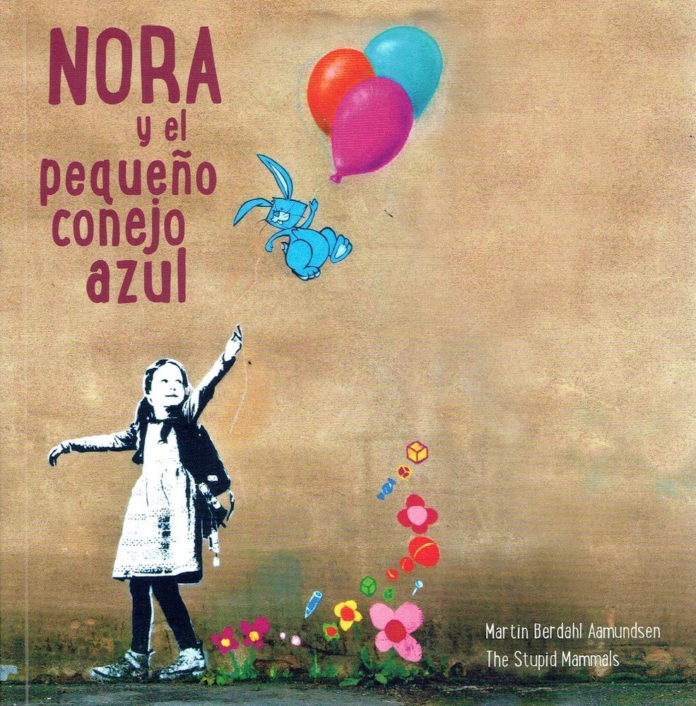 Nora y el pequeño conejo azul