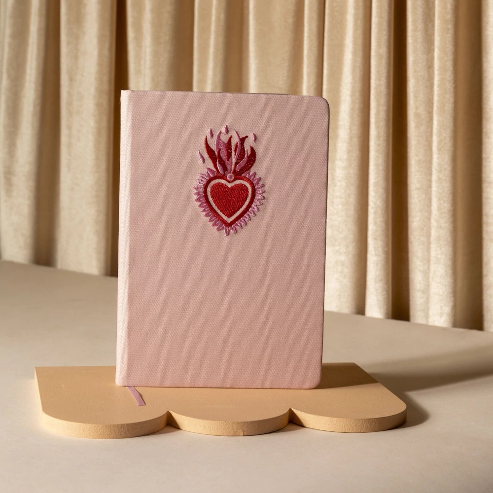 Cuaderno bordado corazón