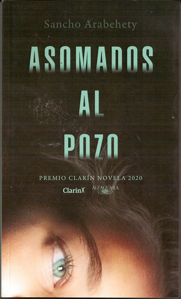 Asomados al pozo