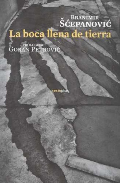 la Boca llena de tierra