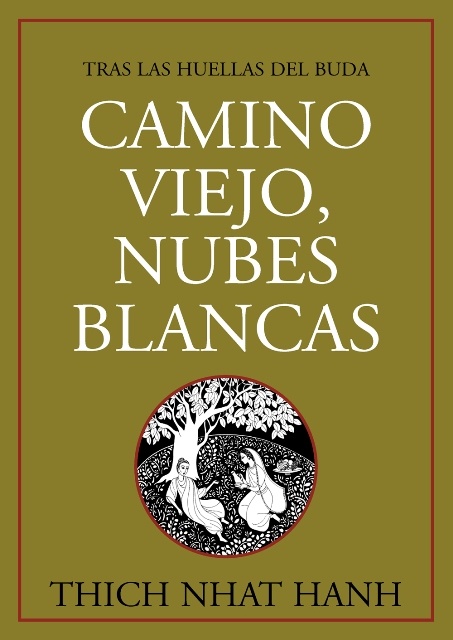 Camino viejo, nubes blancas