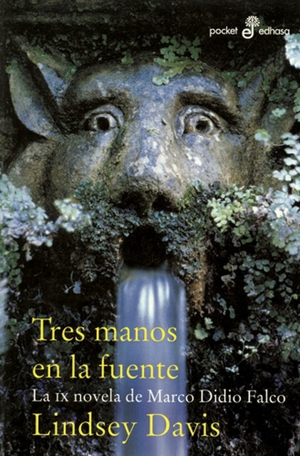 Tres manos en la fuente