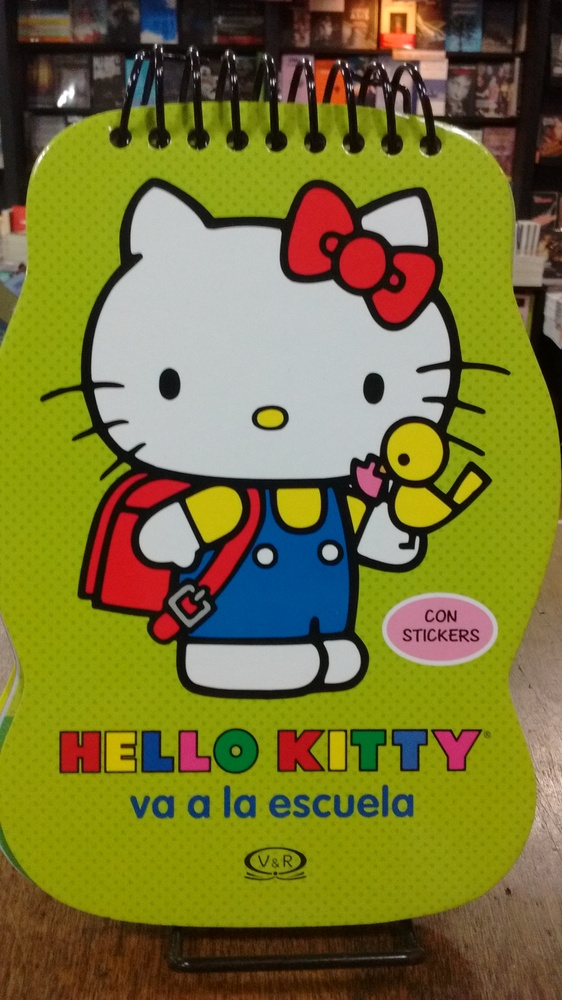 Hello Kitty va a la escuela