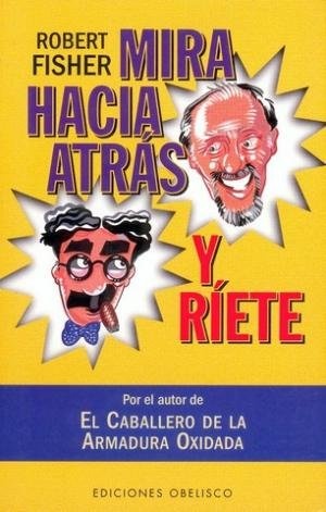 Mira hacia atras y riete