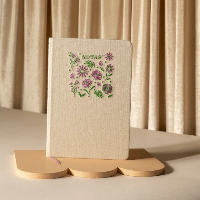 Cuaderno bordado flores